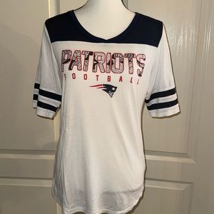 Juniors - NEW ENGLAND PATRIOTS T-Shirt - Size L